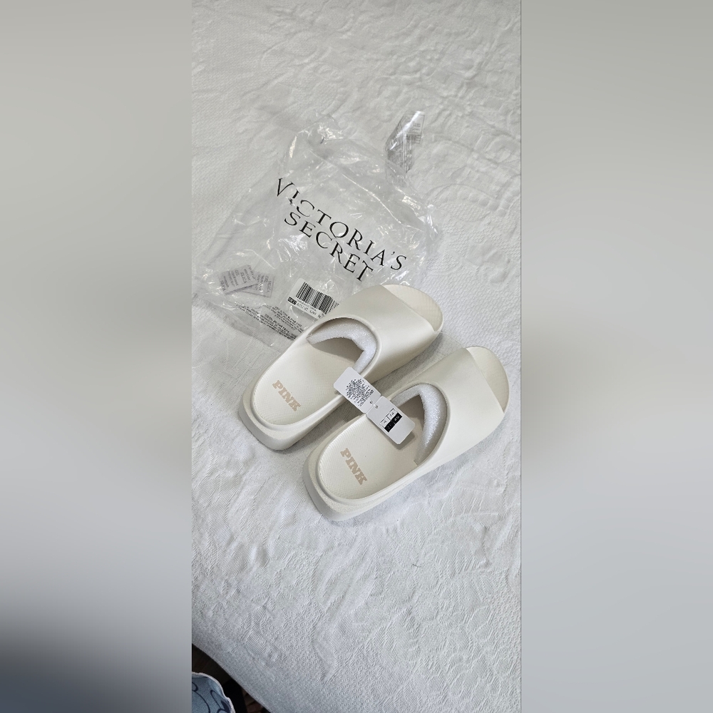 PINK Victoria's Secret White Slippers Foam Comfort